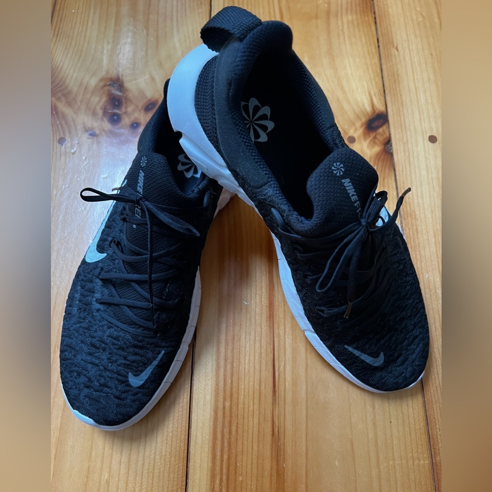NEW Nike Free Run 5.0 Women’s Black Running Athletic Sneakers. Sz 10